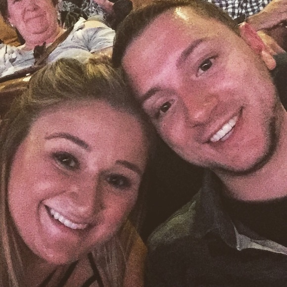 Meet your posher! - Picture 3 of 5